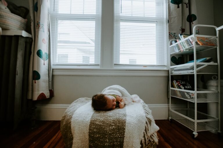 The First Two Weeks Home: A Calm Survival Map for Newborn Days
