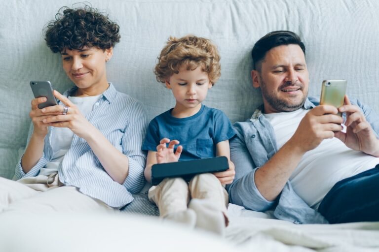 Why the Baby Group Text Always Falls Apart (and What Replaces It)