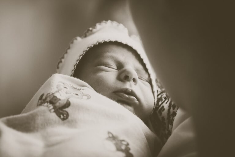 The Crying Won’t Stop: A Calm Guide to Colic and the Purple Crying Phase
